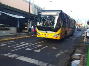 Logo de Autotransportes Raro